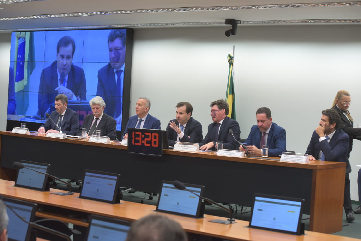 Rodrigo Maia representar a CNF na Câmara dos Deputados
